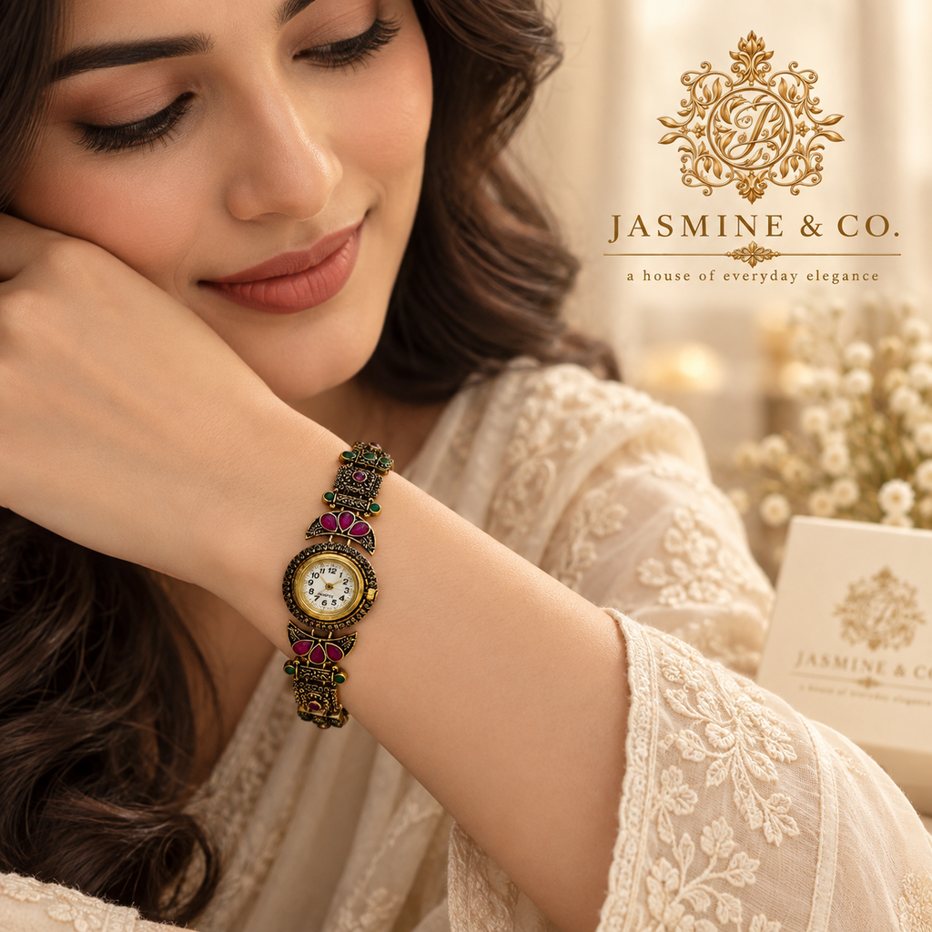 Heritage Watch 02 model wearing bracelet wristwatch
