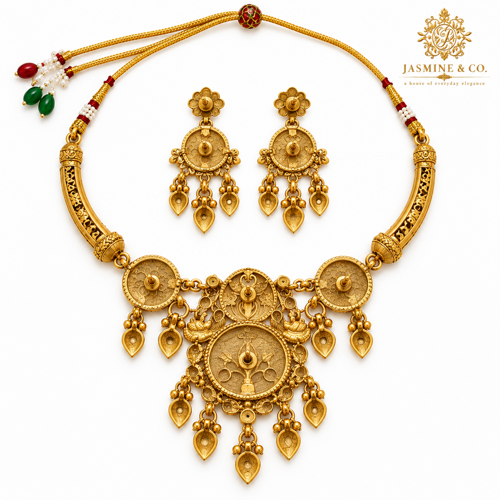 Product characteristics of gold-plated round light green stone necklace set