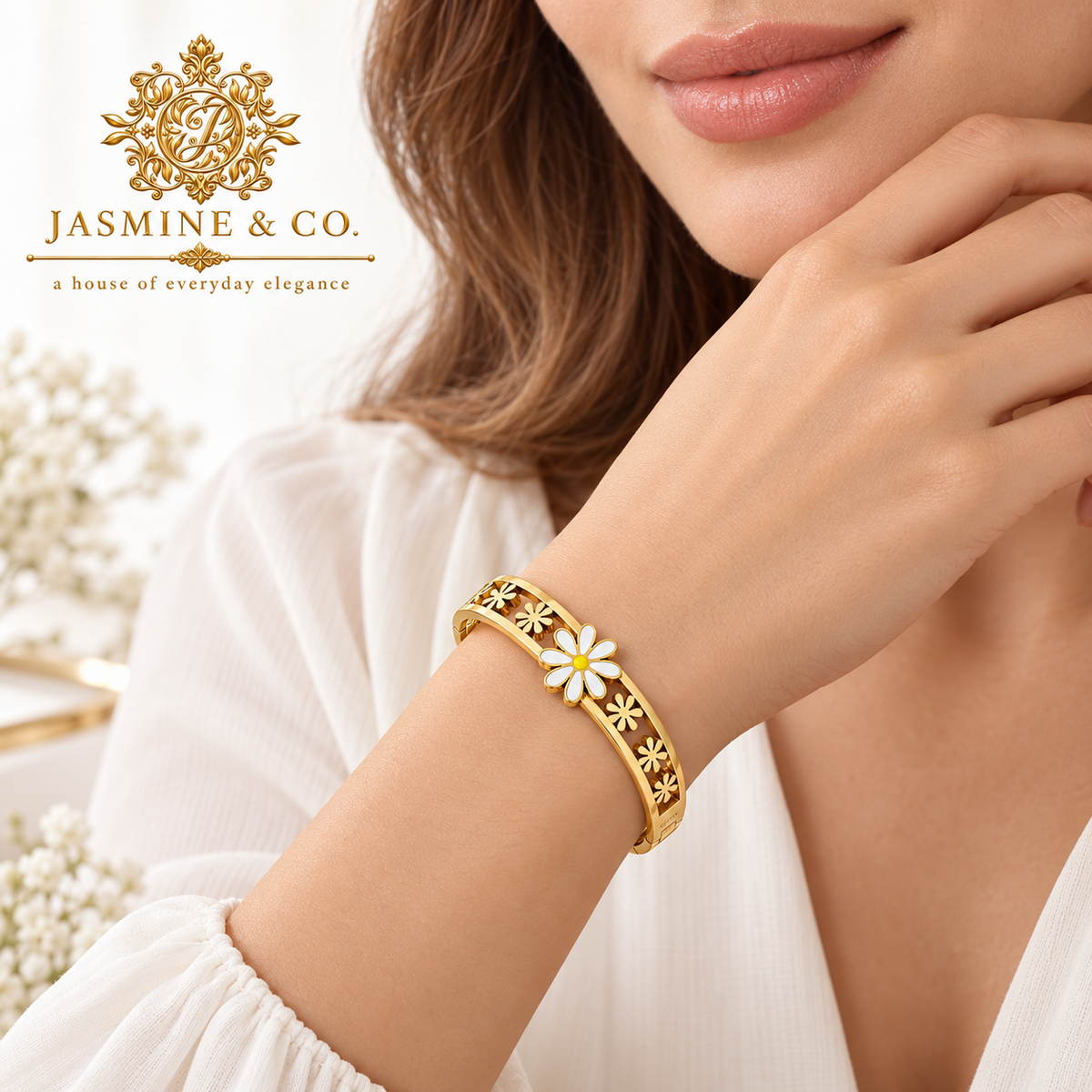 White daisy floral gold-plated bracelet – model wearing