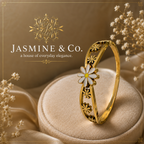 Original anti-tarnish white flower bracelet in golden stainless steel by Jasmine & Co.